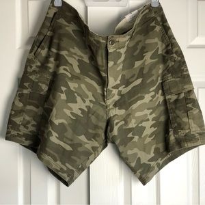 New w/ Tag NWT Camouflage Cargo Shorts Men size 46